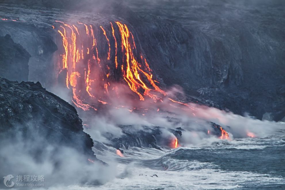 夏威夷火山持续喷发，三天三夜不息的火山沸涌