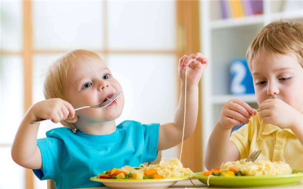 如何通过饮食增强孩子免疫力