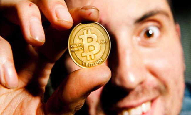 比特币真的是反银行的小丑吗？