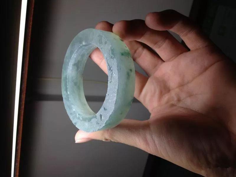 翡翠风云，疯狂石头电影深度解析